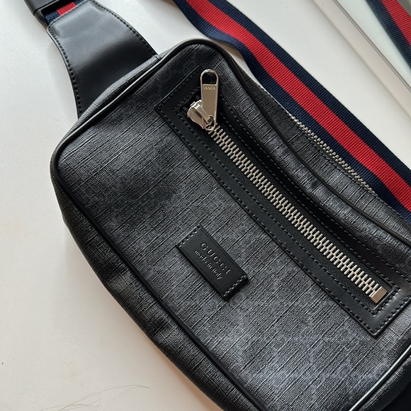 GUCCI BLACK BELT BAG AUTHENTIC GUCCI BELT BAG - Picture 3 of 4